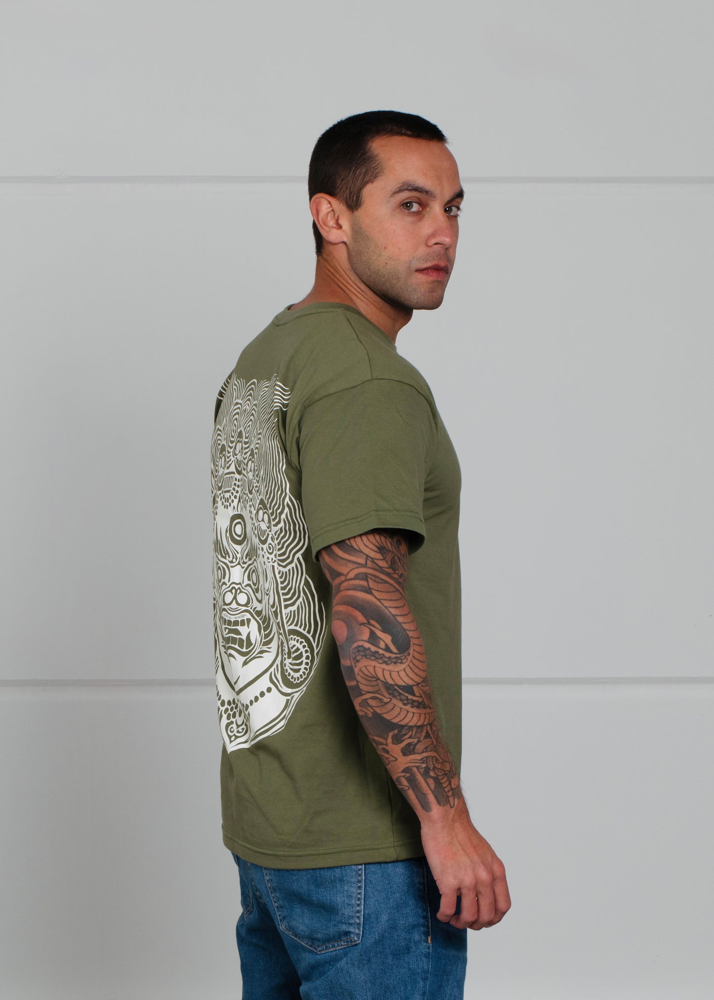 CAMISETA MANGA CURTA BÁSICA MAHAKALA